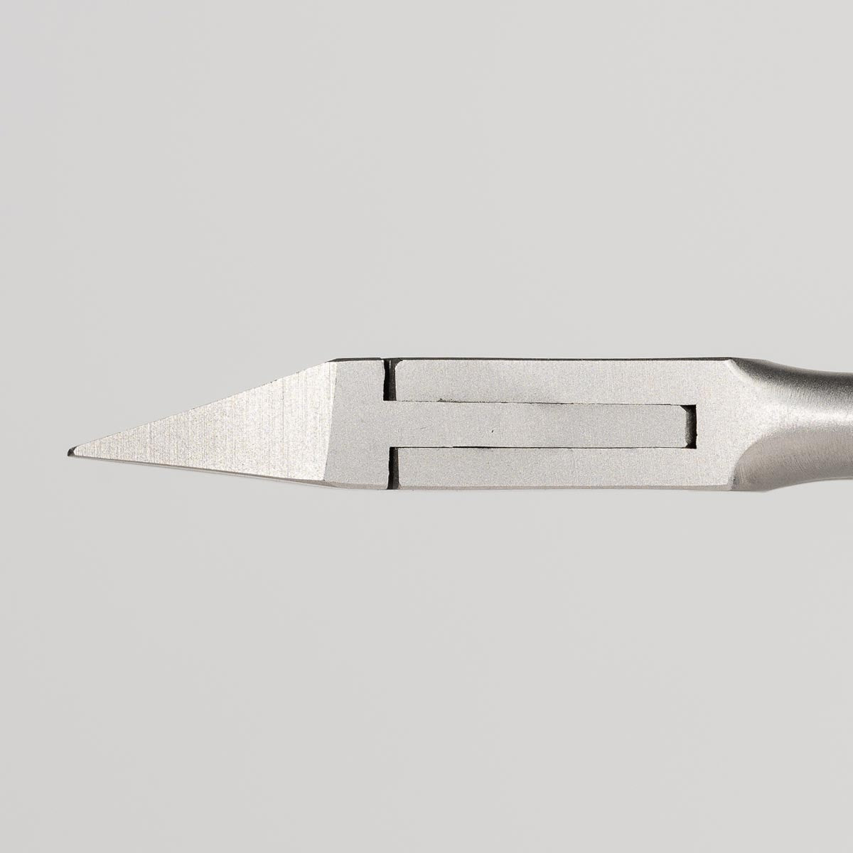 11 cm Podiatry Moderate Nail Nippers (15 mm Straight Cut) 6-22RD Jaw Profile