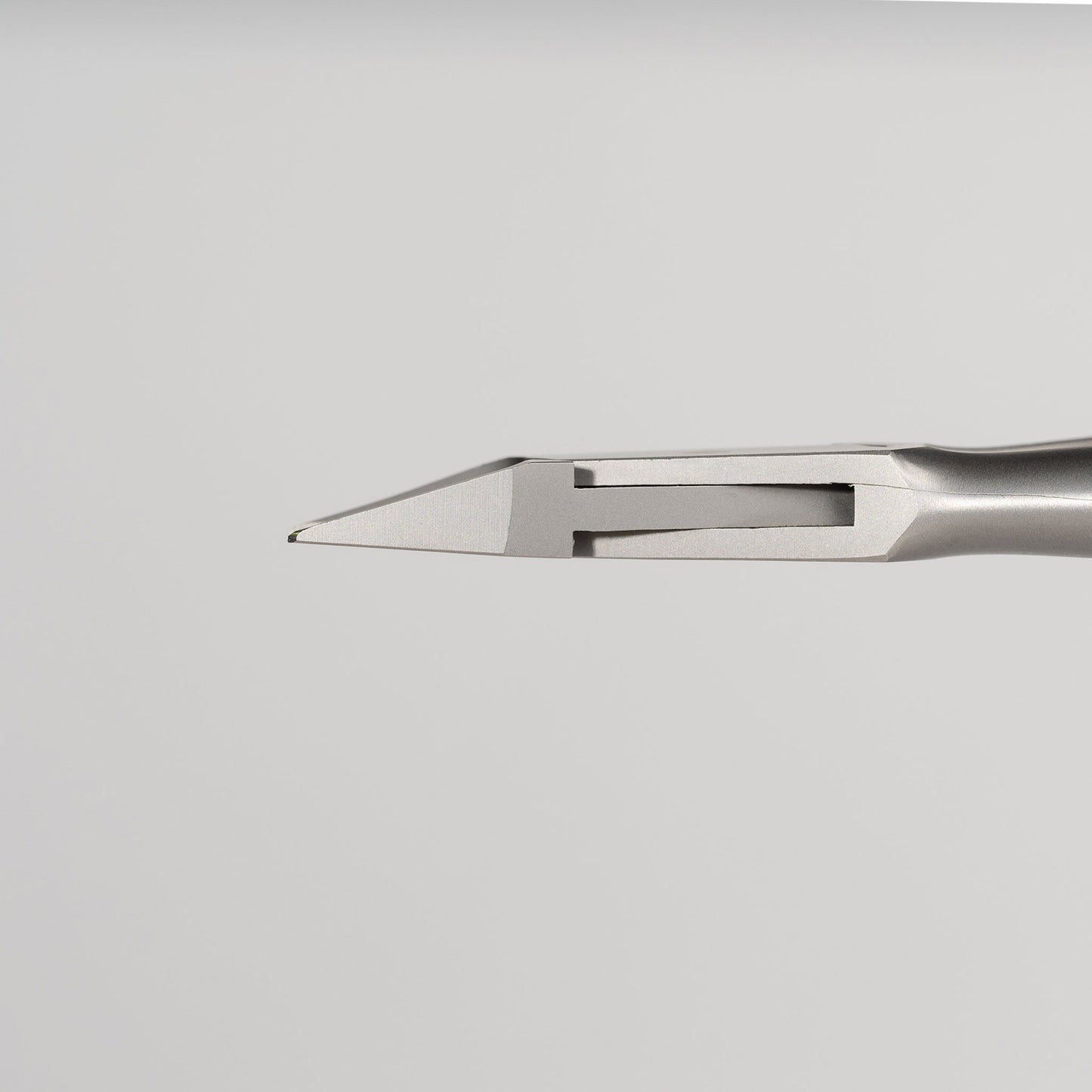 15 cm Podiatry Moderate Nail Nippers (20 mm Straight Cut) 6-42RD Jaw Profile